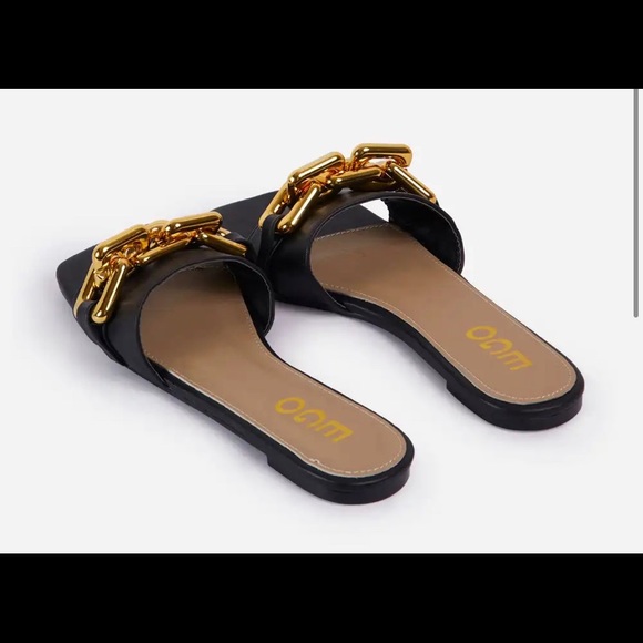 NWT CHAINY CHAIN DETAIL SQUARE TOE FLAT SLIDER SANDAL IN BLACK FAUX LEATHER - Picture 4 of 4